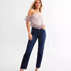 Like New! HIDDEN Jeans Tracey Cropped Straight Stretch Raw Hem in Size 24
